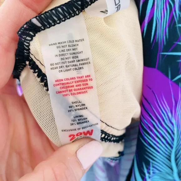 ZeroXposur Women's Tankini Top in Purple Palm Pattern Size 20W - Picture 10 of 10